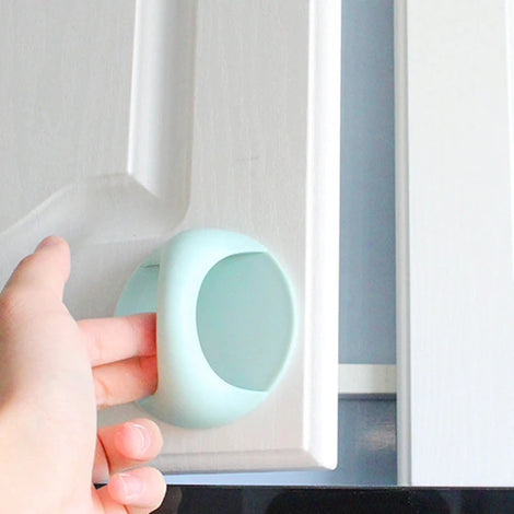 Multi-purpose door and window auxiliary handle