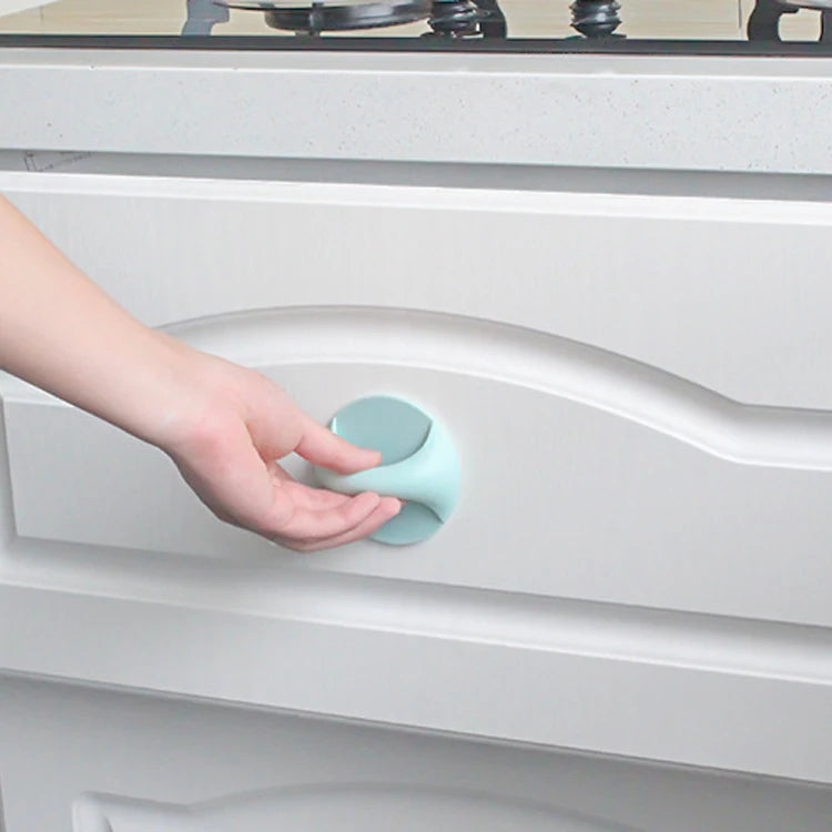 Multi-purpose door and window auxiliary handle