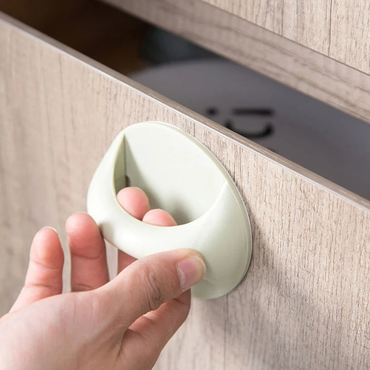 Multi-purpose door and window auxiliary handle